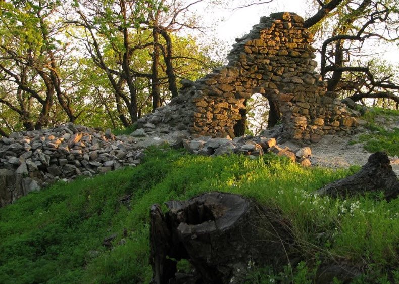 Čierny hrad, Velčice, Slovakia, Slovakia
